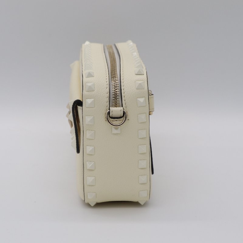 Valentino 奶油白色牛皮 白色鉚釘 相機包 斜背包-2