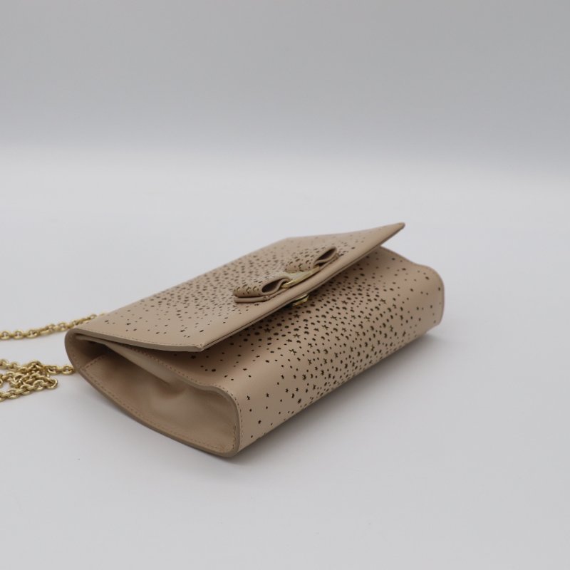 Ferragamo 菲拉格慕 奶茶色 星星鏤空 牛皮 蝴蝶結 鏈條包 斜背包-2