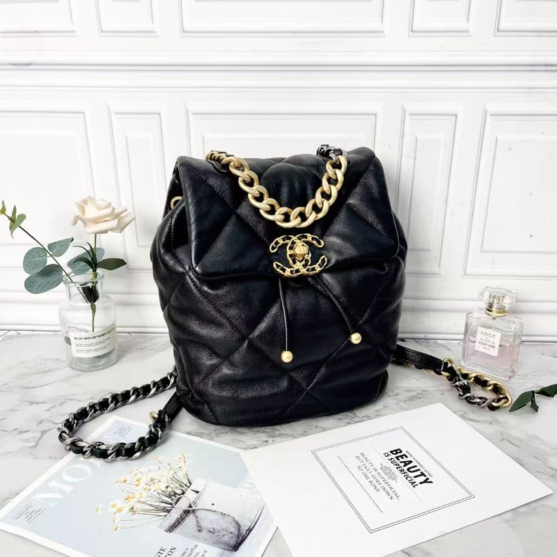 CHANEL 19Bag 24C黑金菱格紋羊皮拼色鏈條後背包 22×16×26 全新閒置配件塵袋盒子購證-4