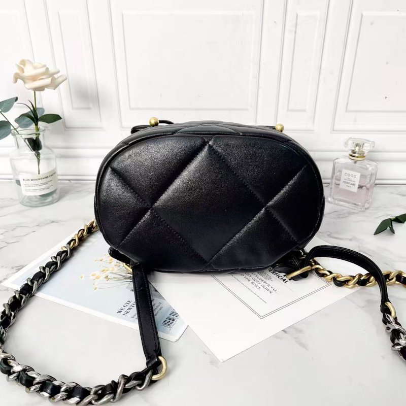CHANEL 19Bag 24C黑金菱格紋羊皮拼色鏈條後背包 22×16×26 全新閒置配件塵袋盒子購證-5