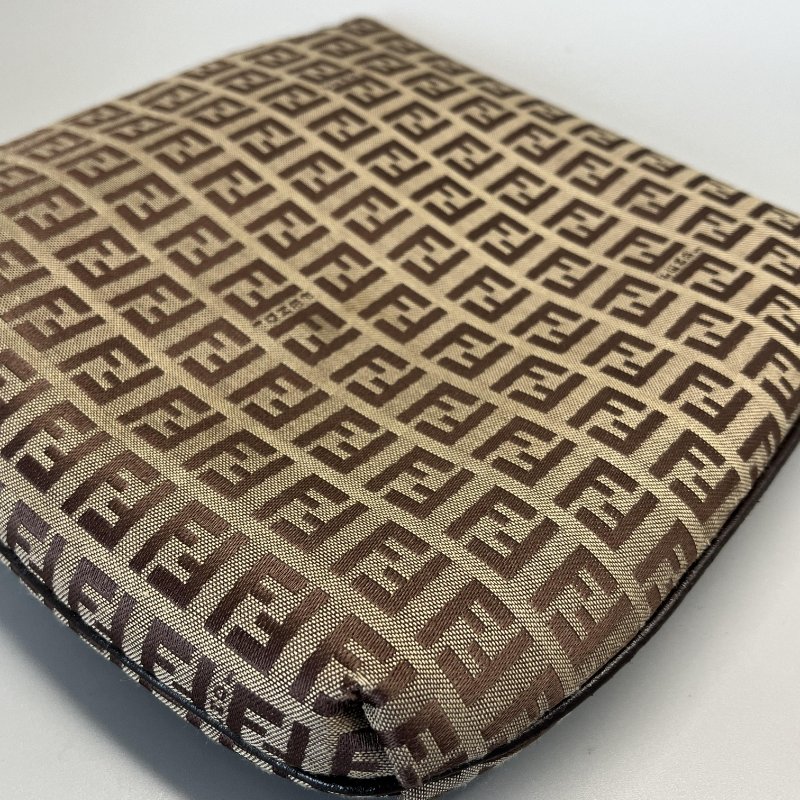 🏷Fendi小方包-4