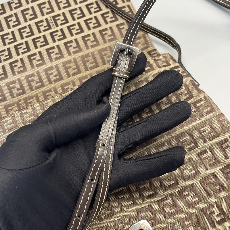 🏷Fendi小方包-9