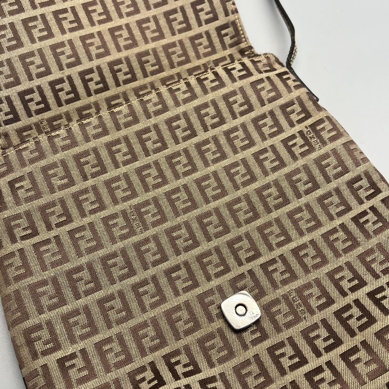 🏷Fendi小方包-11