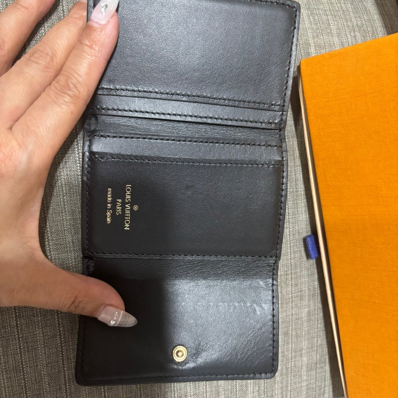 正品 LV M68704 小三折皮夾-4