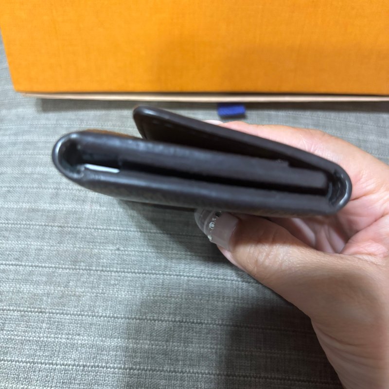 正品 LV M68704 小三折皮夾-8