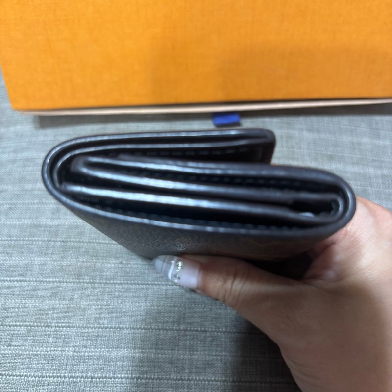 正品 LV M68704 小三折皮夾-11