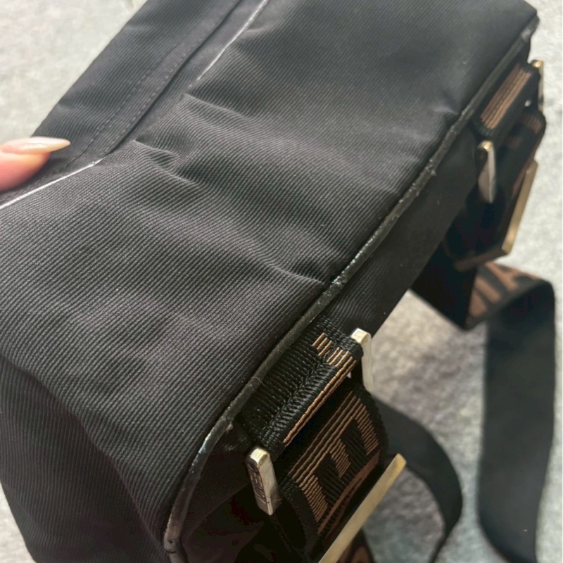 🏷Fendi mini 後背包-21