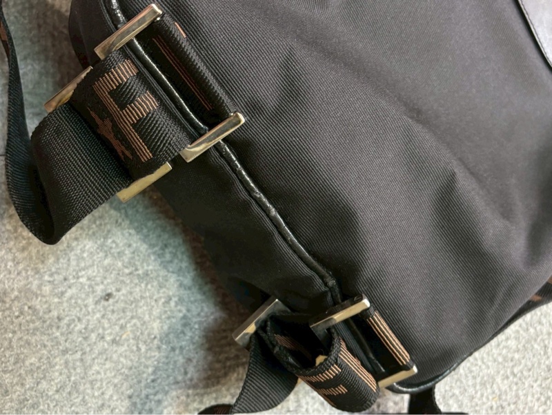 🏷Fendi mini 後背包-31