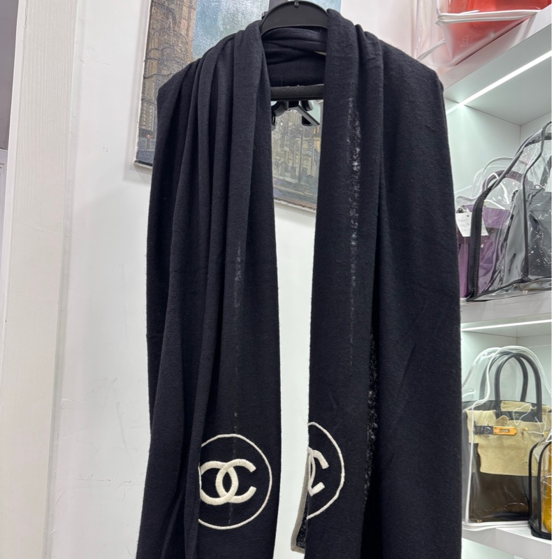 Chanel羊絨圍巾披肩黑白經典款 jennie同款羊絨加絲圍巾，可當披肩用，羊絨加絲，超級親膚95x195cm-0