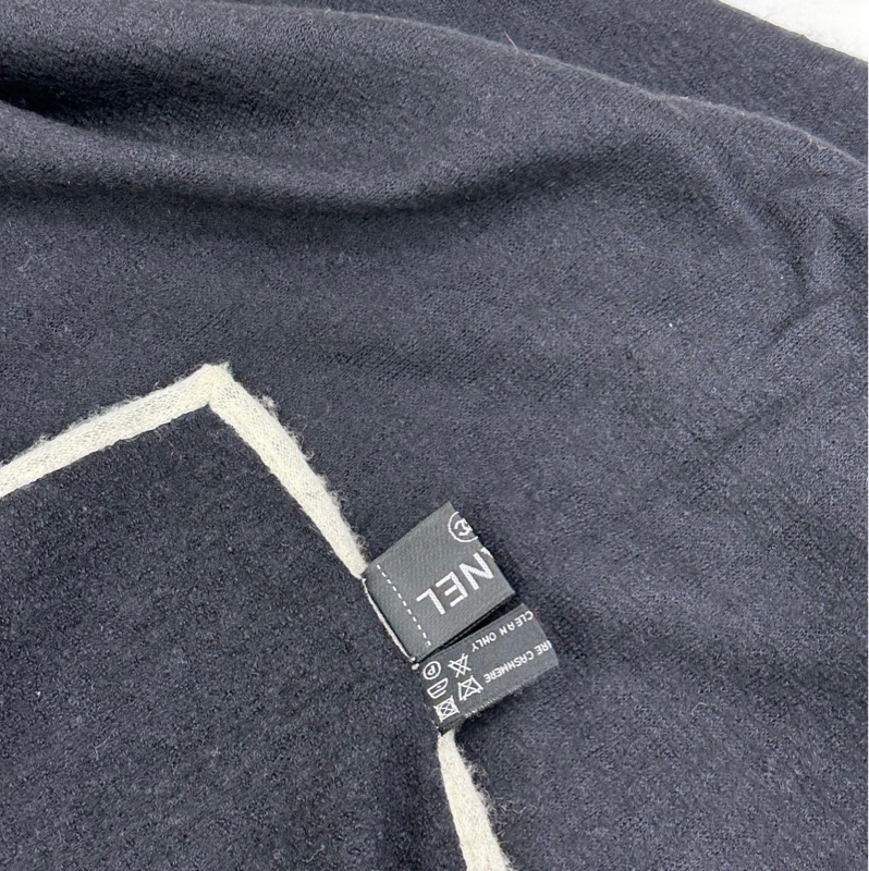 Chanel羊絨圍巾披肩黑白經典款 jennie同款羊絨加絲圍巾，可當披肩用，羊絨加絲，超級親膚95x195cm-3