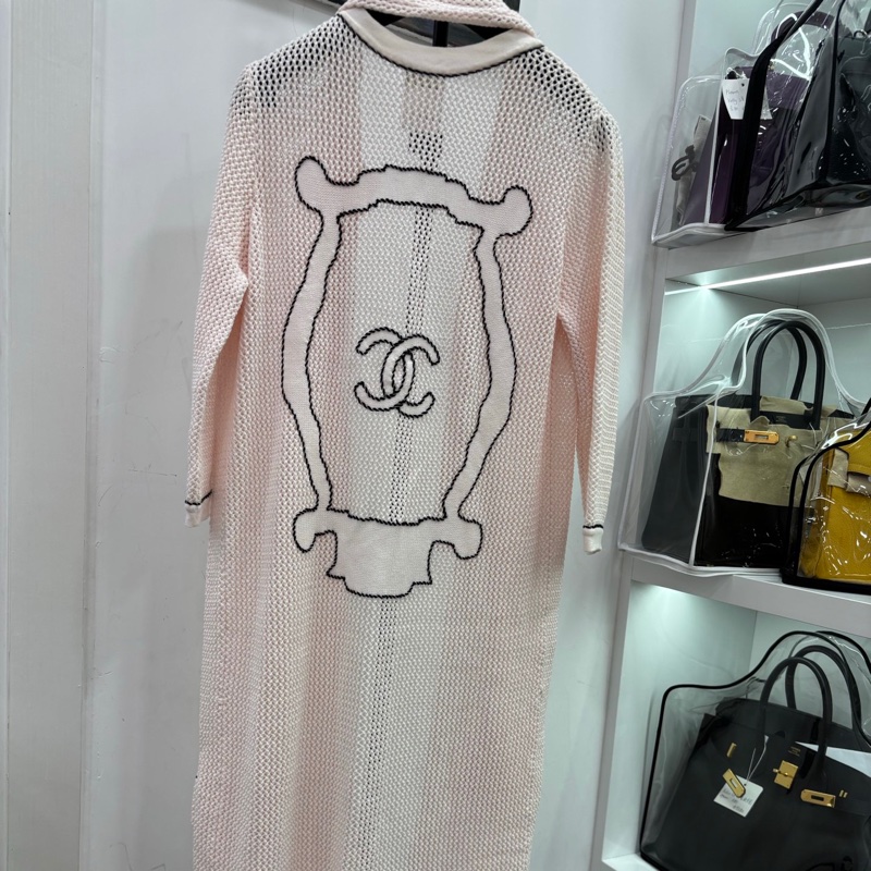 Chanel 香奈兒淺粉紅鏤空針織長版開襟衫 附肩帶 36碼-1