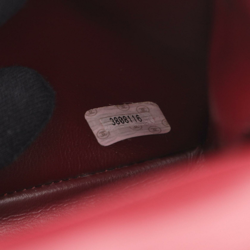 香奈兒 (CHANEL) Matelasse Paris 限量版 W 翻蓋肩背包，羊皮材質，黑色，二手，金色五金-4