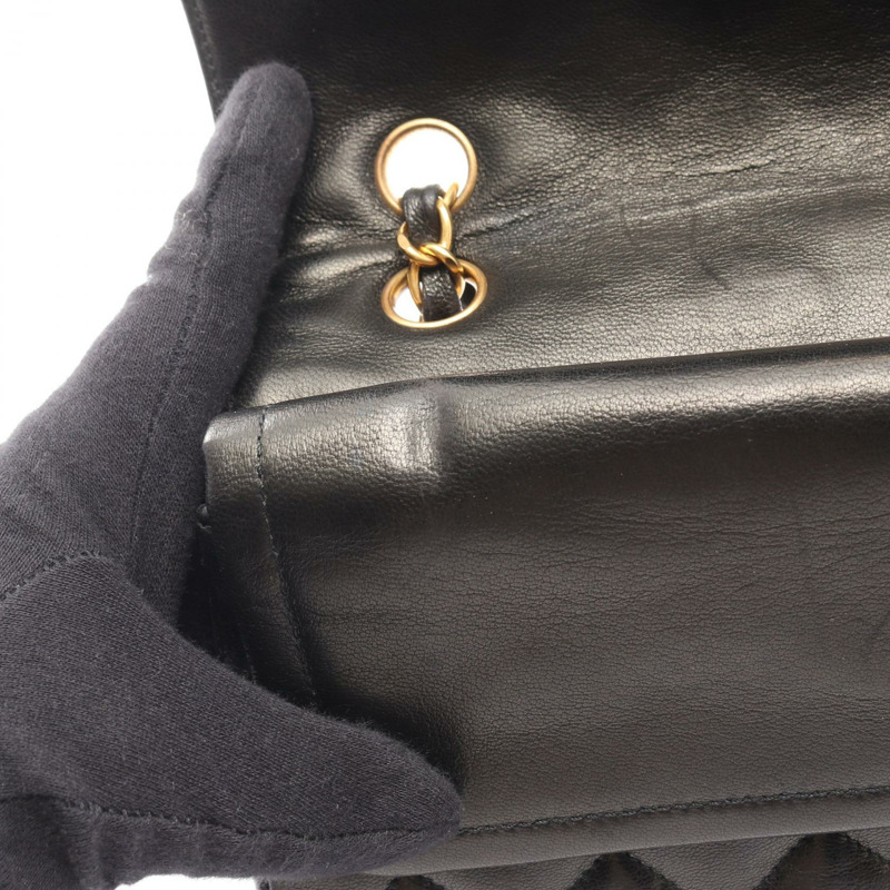 香奈兒 (CHANEL) Matelasse Paris 限量版 W 翻蓋肩背包，羊皮材質，黑色，二手，金色五金-6
