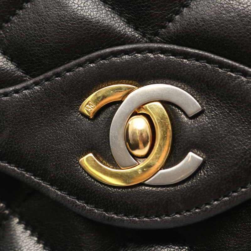 香奈兒 (CHANEL) Matelasse Paris 限量版 W 翻蓋肩背包，羊皮材質，黑色，二手，金色五金-10