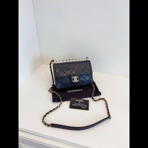 Chanel chain flap bag