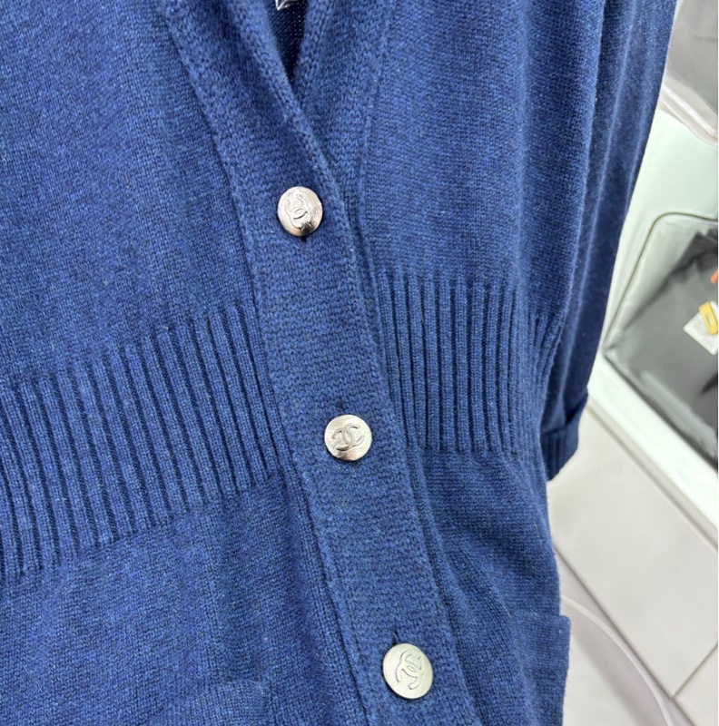 Chanel 香奈兒 羊絨長款收身開襟衫 40碼 有扣包-4