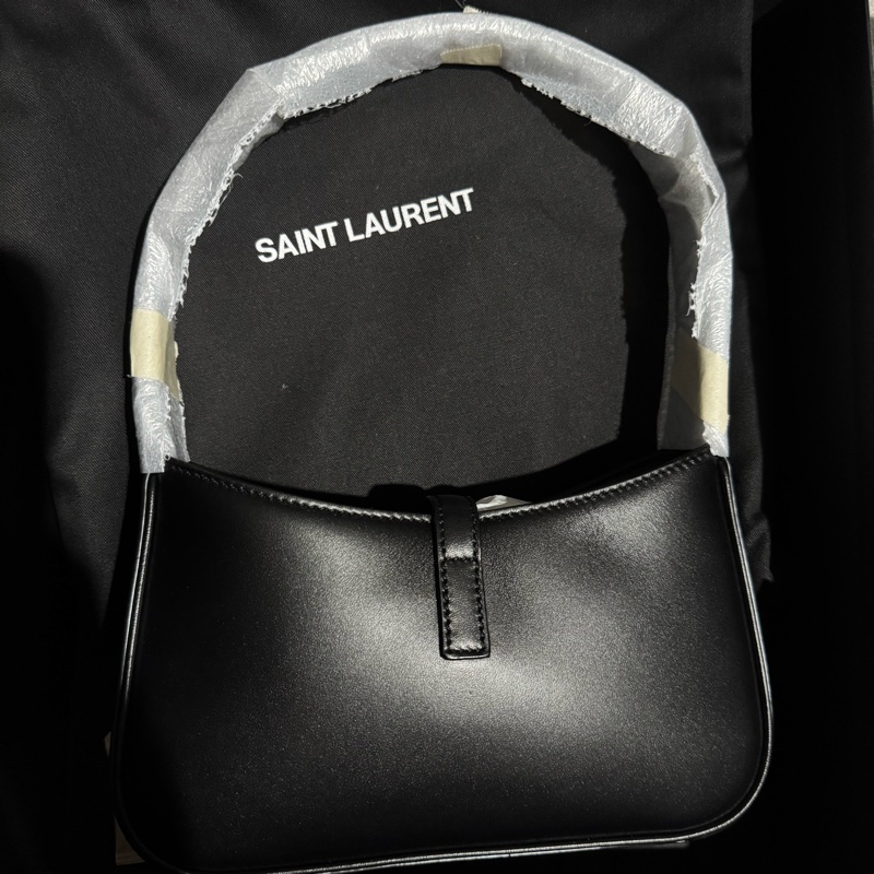Saint Laurent-3