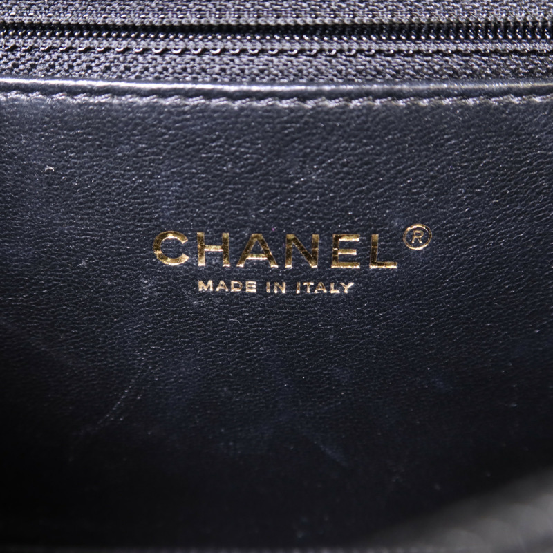 CHANEL 牛皮皮革Filigree Vanity Case Medium金扣鏈帶手挽肩背兩用袋-6