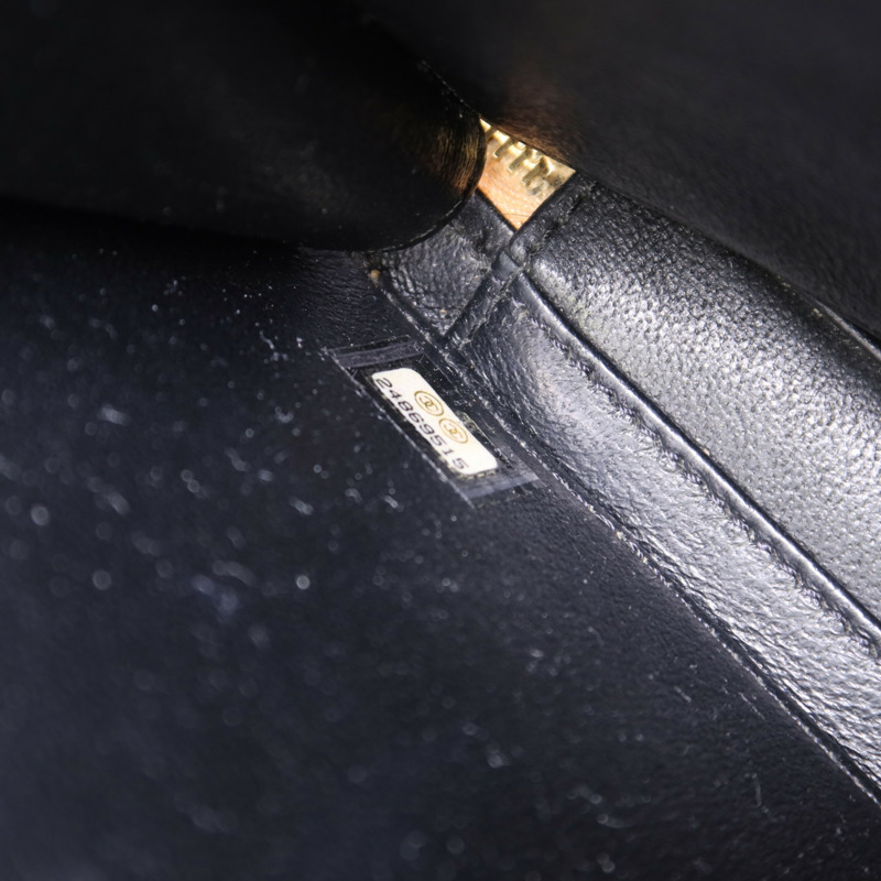 CHANEL 牛皮皮革Filigree Vanity Case Medium金扣鏈帶手挽肩背兩用袋-7