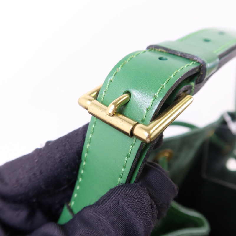 LOUIS VUITTON Epi Petit Noe Bucket金扣肩背袋-10