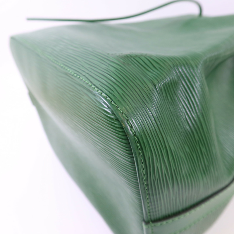 LOUIS VUITTON Epi Petit Noe Bucket金扣肩背袋-12