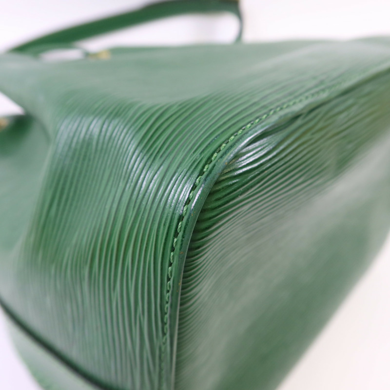 LOUIS VUITTON Epi Petit Noe Bucket金扣肩背袋-15