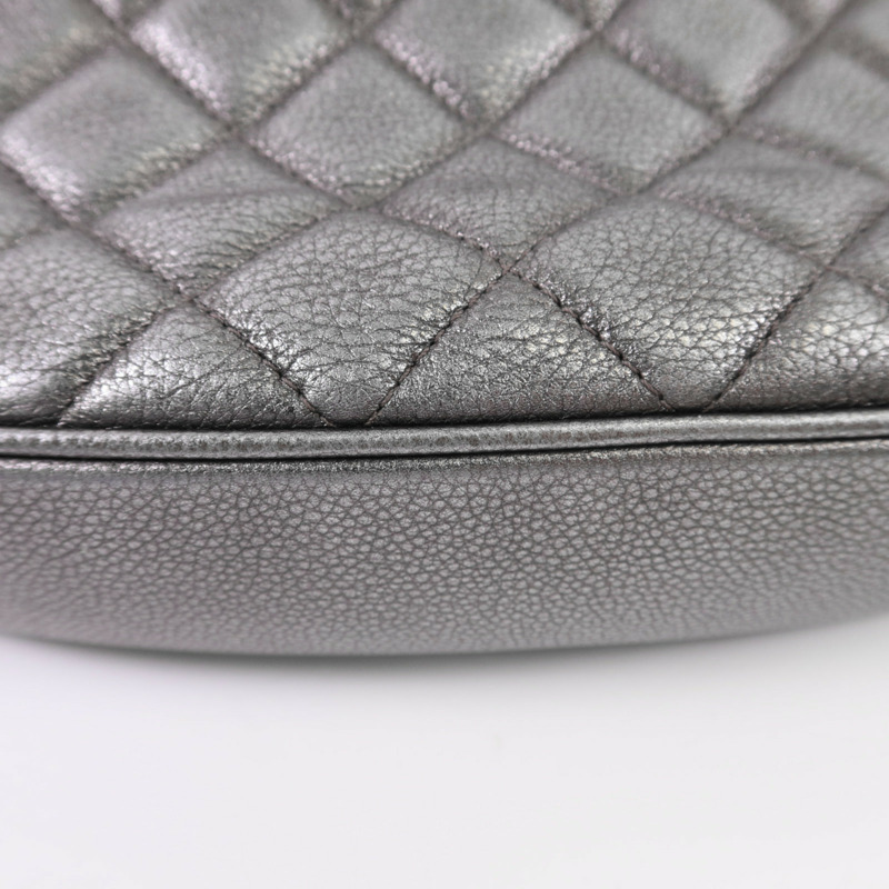 CHANEL 牛皮皮革Chain Shoulder銀扣鏈帶肩背袋-16
