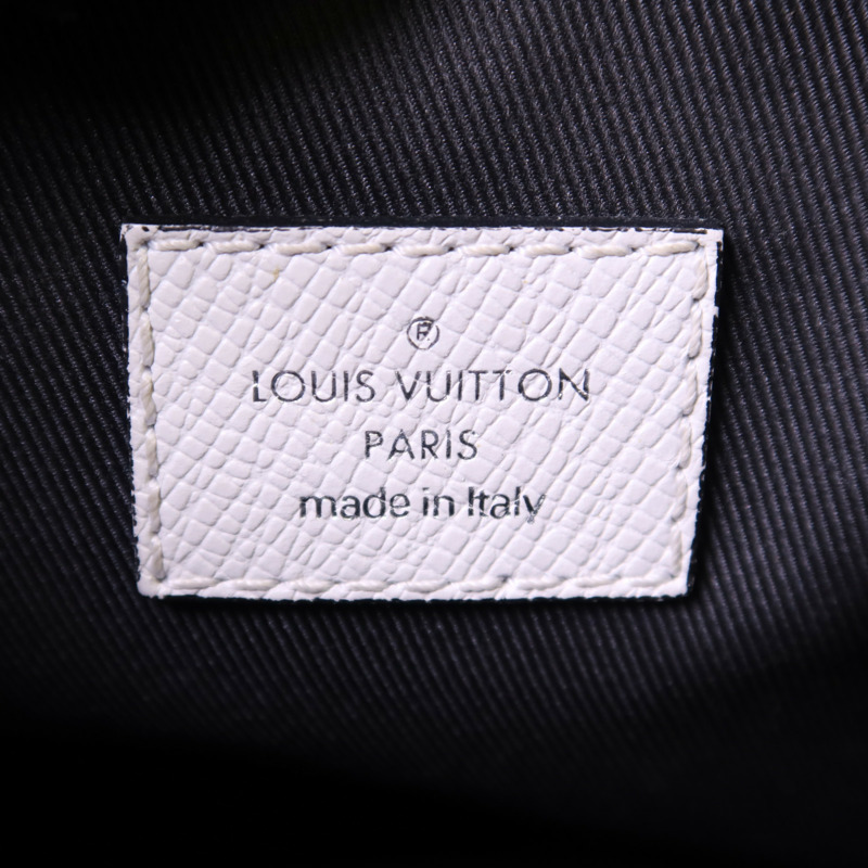 LOUIS VUITTON Taigarama Outdoor PM銀扣肩背袋-5