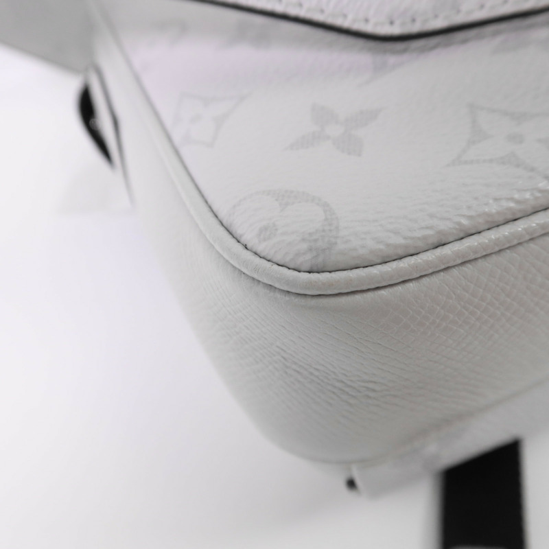 LOUIS VUITTON Taigarama Outdoor PM銀扣肩背袋-14