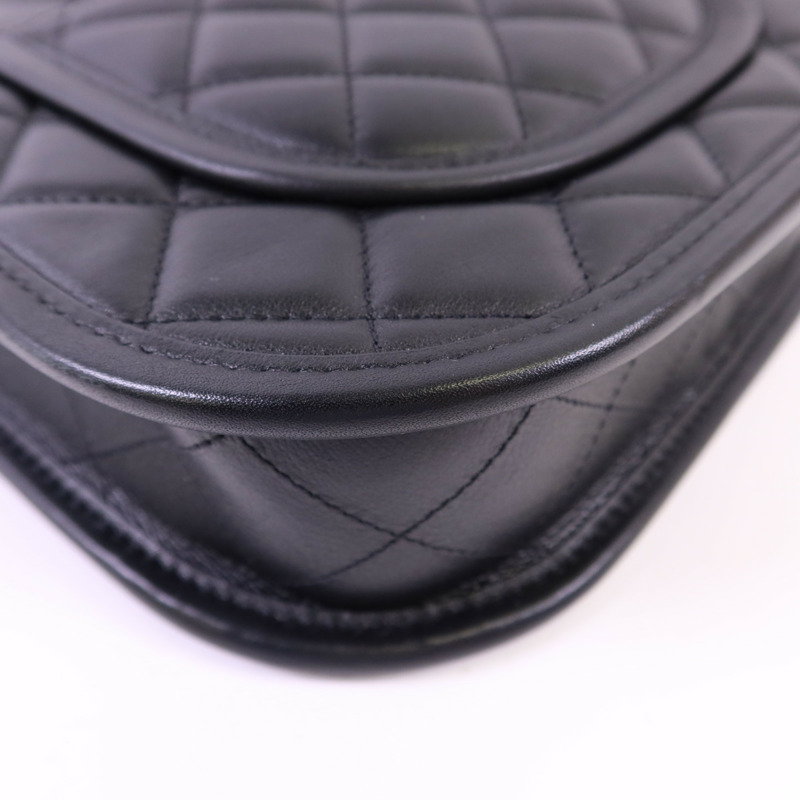 CHANEL 牛皮皮革24S Hobo金扣鏈帶肩背袋-14