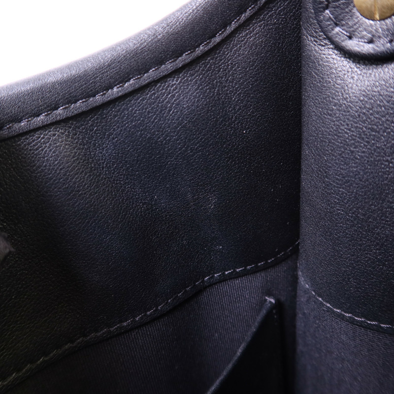 CHANEL 牛皮皮革24S Hobo金扣鏈帶肩背袋-19