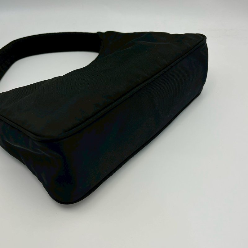 🏷️Prada hobo小號-9