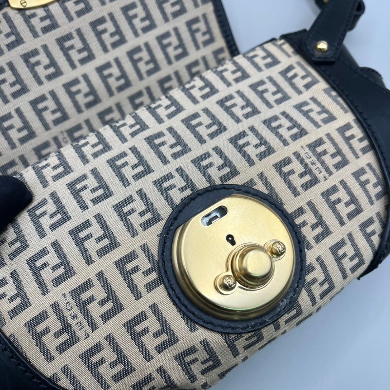 🏷Fendi 飛碟包-8