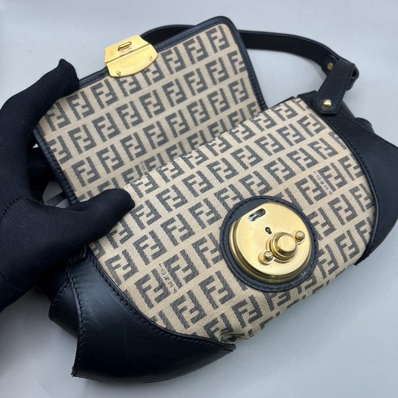 🏷Fendi 飛碟包-9