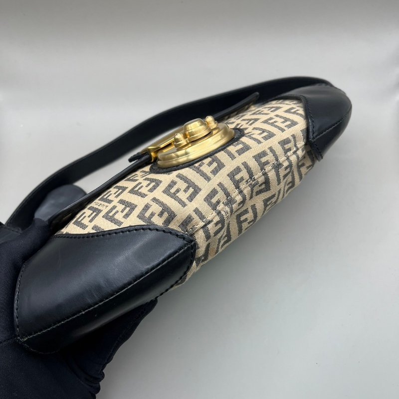 🏷Fendi 飛碟包-11