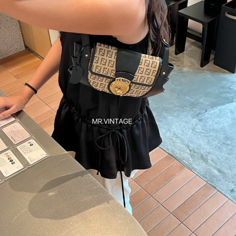 🏷Fendi 飛碟包-1
