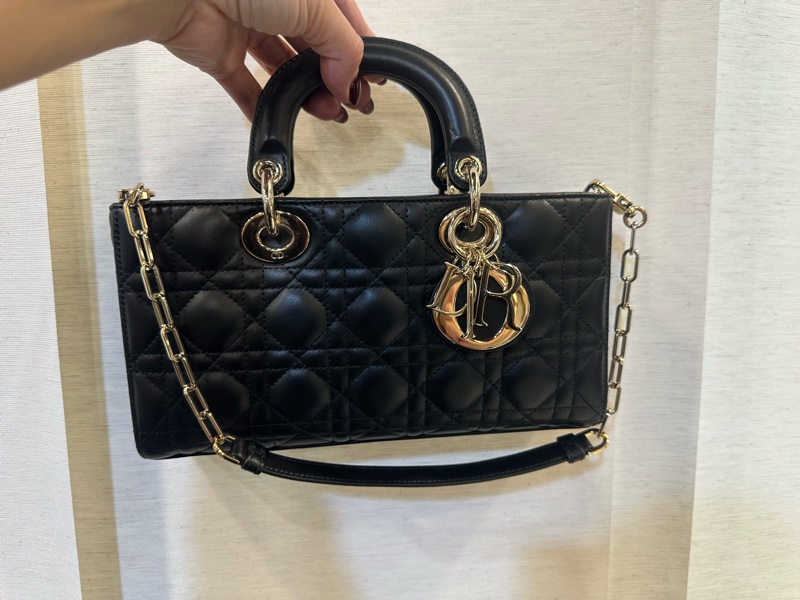 Dior 黑羊皮藤格紋淡金釦Lady DJOY中型手提斜背包M0540ONGE-0