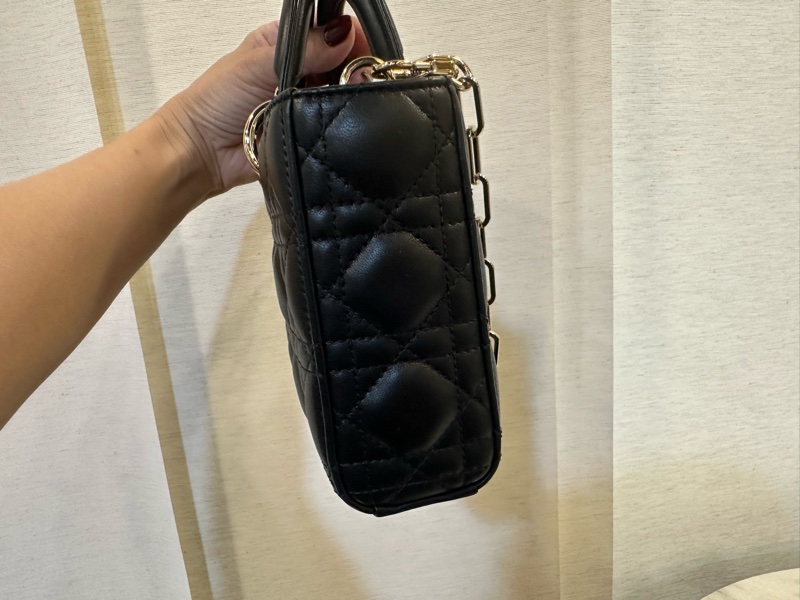 Dior 黑羊皮藤格紋淡金釦Lady DJOY中型手提斜背包M0540ONGE-2