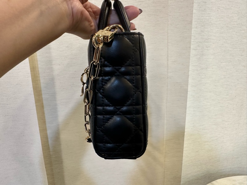 Dior 黑羊皮藤格紋淡金釦Lady DJOY中型手提斜背包M0540ONGE-3
