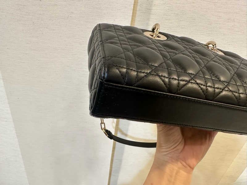 Dior 黑羊皮藤格紋淡金釦Lady DJOY中型手提斜背包M0540ONGE-7