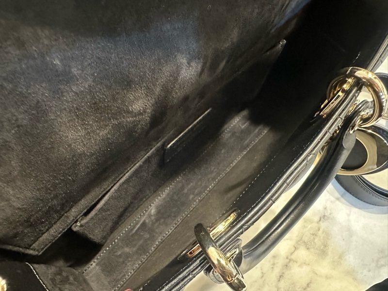 Dior 黑羊皮藤格紋淡金釦Lady DJOY中型手提斜背包M0540ONGE-8