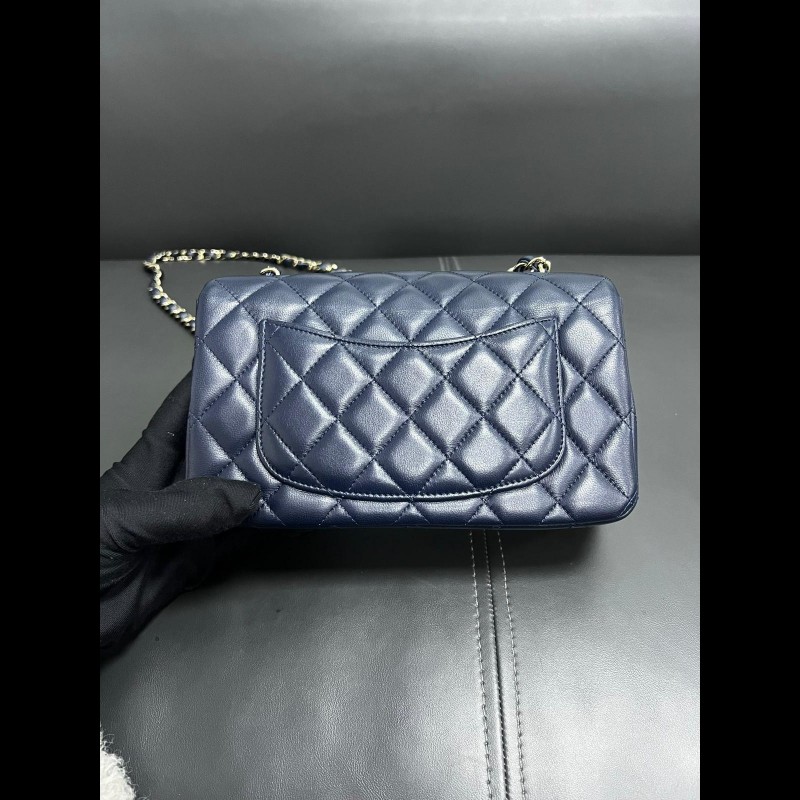 Chanel classic flap mini
深蓝色 淡金扣 CF大mini鏈條包-1