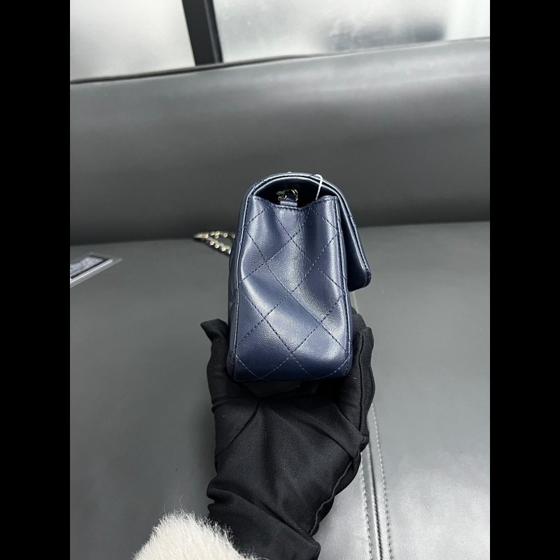 Chanel classic flap mini
深蓝色 淡金扣 CF大mini鏈條包-3