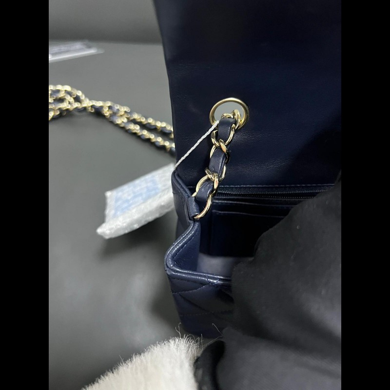 Chanel classic flap mini
深蓝色 淡金扣 CF大mini鏈條包-14