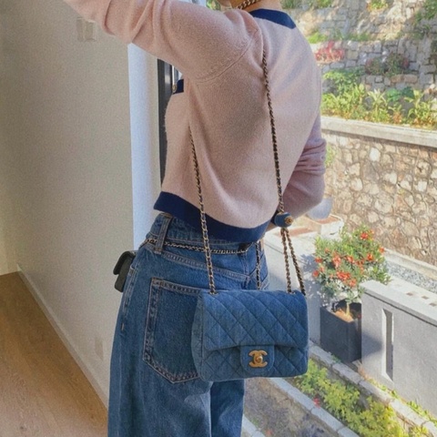 ✨Chanel 牛仔藍金球方胖子 99新 部分膜還在 鏈條可調節💙