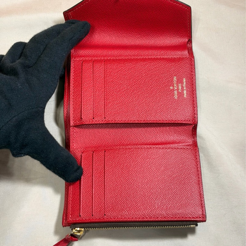 ✨近新閒置 LV 金豆豆限量徽章 3折8卡短夾-5