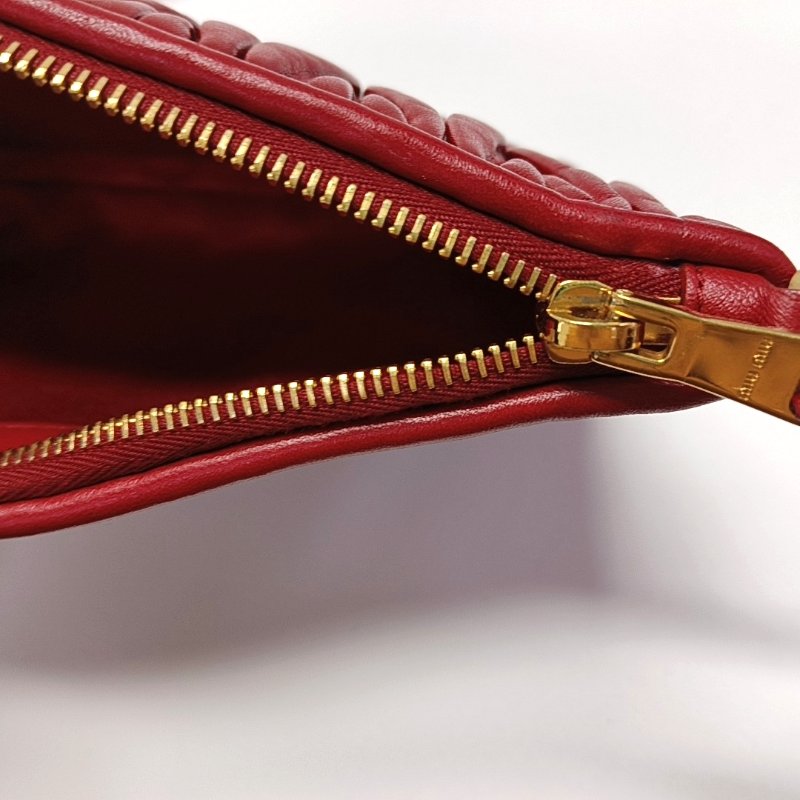 Miu Miu 紅色羊皮絎縫單肩包斜挎包 金色五金 可拆卸肩帶-10