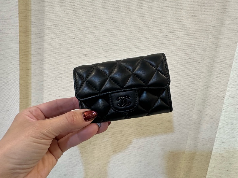 Chanel 黑羊皮黑釦下蓋卡包AP0214-0