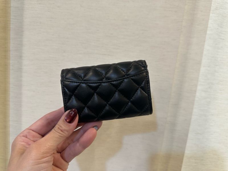 Chanel 黑羊皮黑釦下蓋卡包AP0214-1