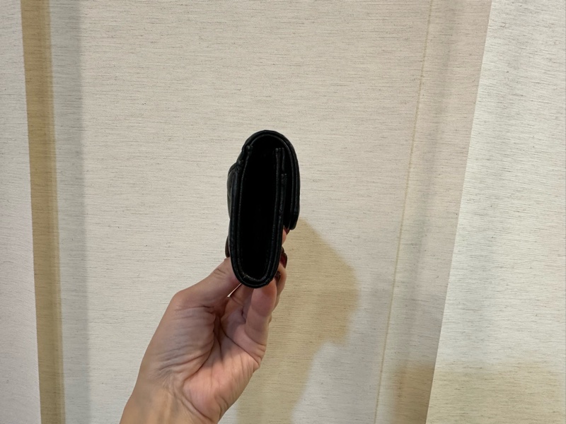 Chanel 黑羊皮黑釦下蓋卡包AP0214-2